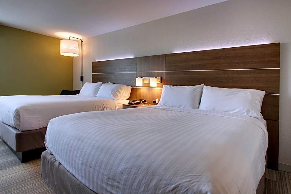 Holiday Inn Express & Suites Wapakoneta By IHG