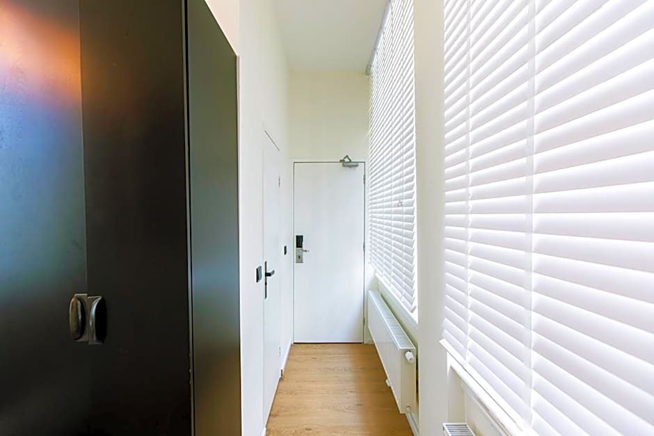 Quentin Golden Bear Hotel