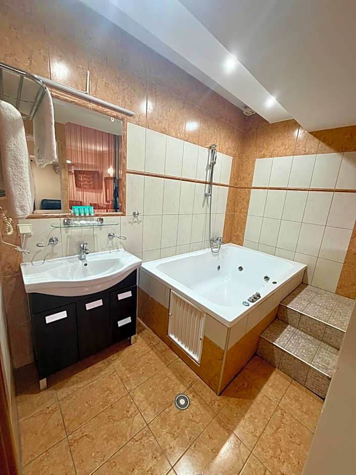 Kornilios Istron Hotel