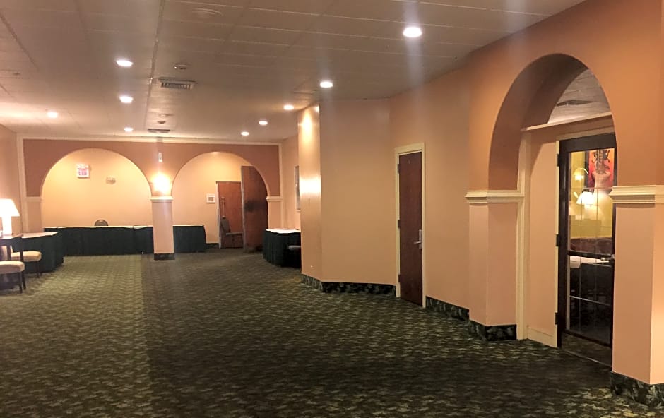 Sawgrass Inn & Conference Center