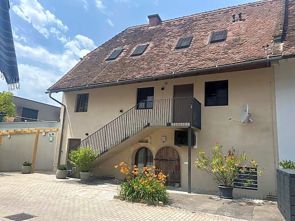 Kaiser von Österreich, Historik- und Thermalhotel