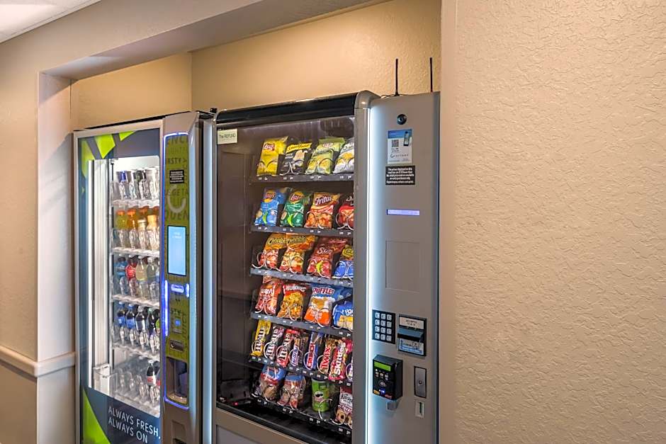 WoodSpring Suites West Palm Beach