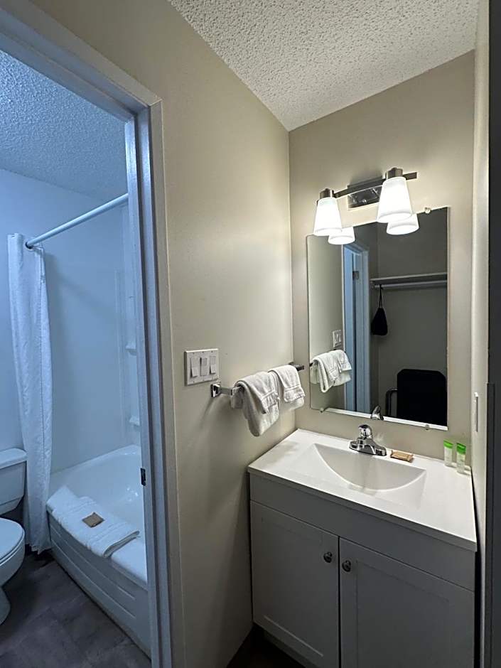 Anavada Inn & Suites - Grande Prairie