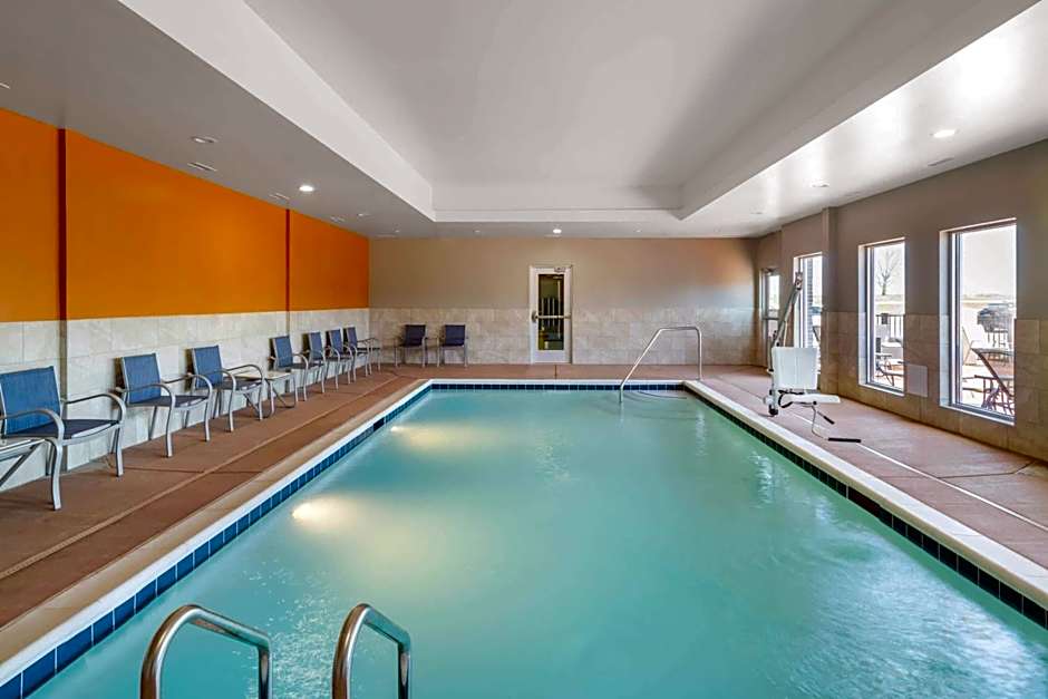 La Quinta Inn & Suites by Wyndham Louisville East