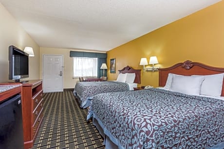 Queen Room with Two Queen Beds - Mobility Access/Non-Smoking