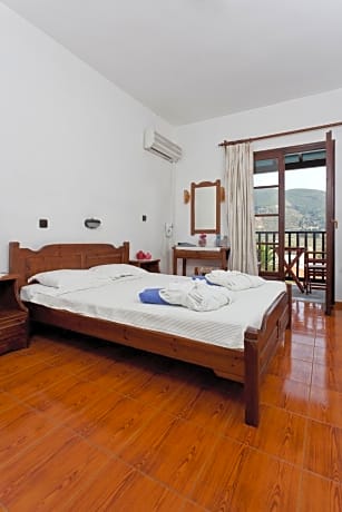 Standard Twin Room Inland View