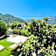 Anassa Deluxe Apartments & Studios