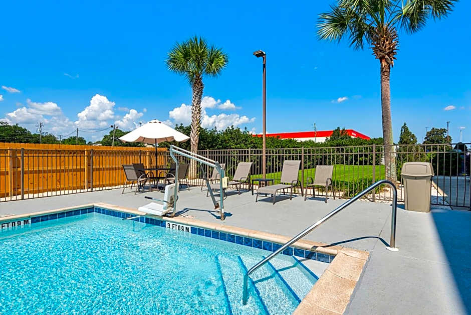 Hampton Inn By Hilton & Suites Pensacola I-10 N At University Town Plaza