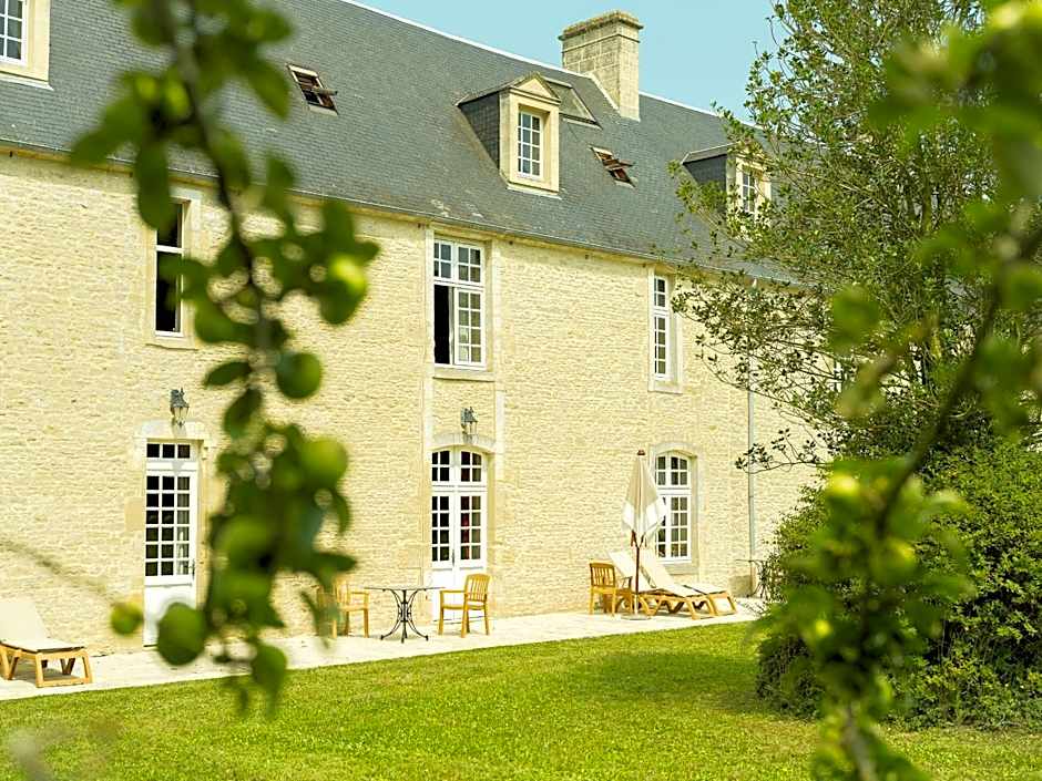 Hôtel Le Manoir De Mathan Crépon à la campagne 5 mn d'Arromanches et 10 mn de Bayeux