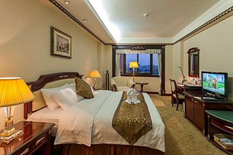 1 King Bed, Superior Business Room, Non-Smoking