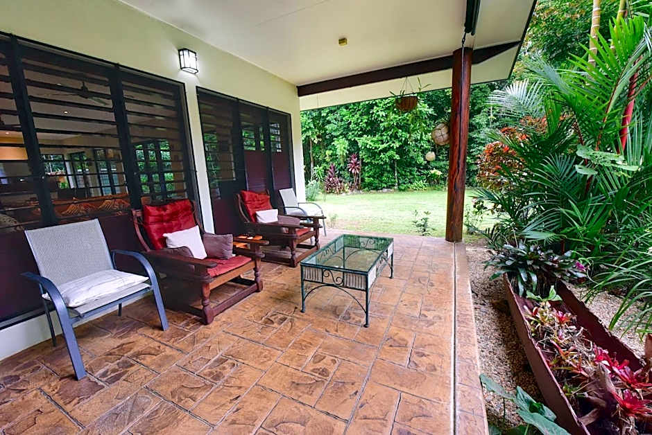 Thornton Beach Bungalows Daintree