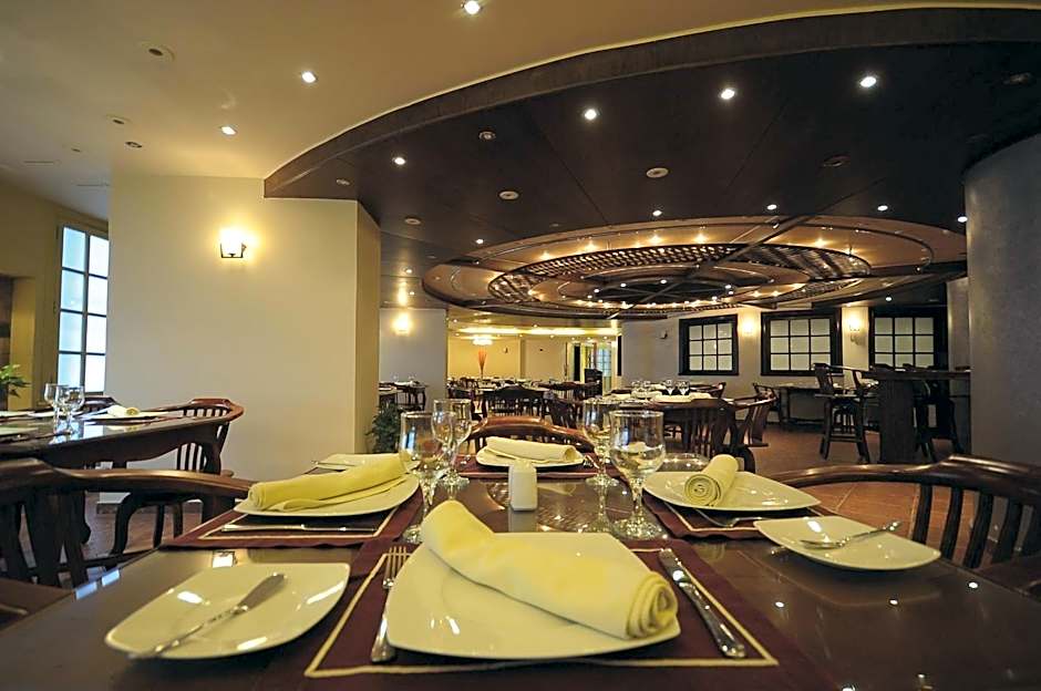 Cherry Maryski Hotel