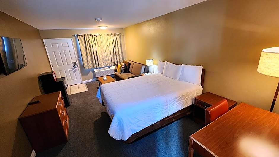 Photo 1 of 7 of 1 Queen Bed