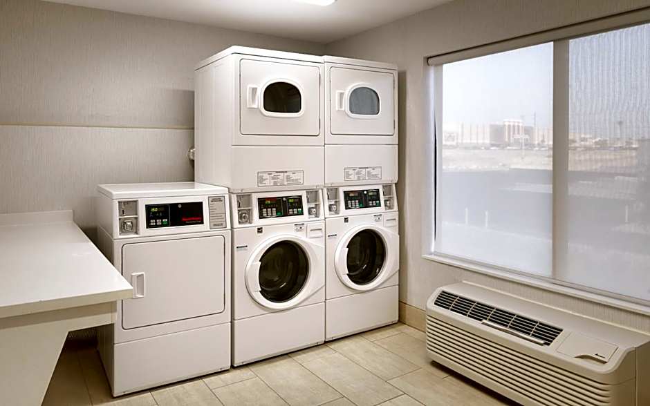 Holiday Inn Express & Suites El Paso I-10 East By IHG