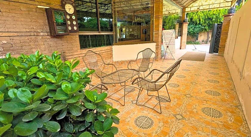 Lotus 1 Hotel