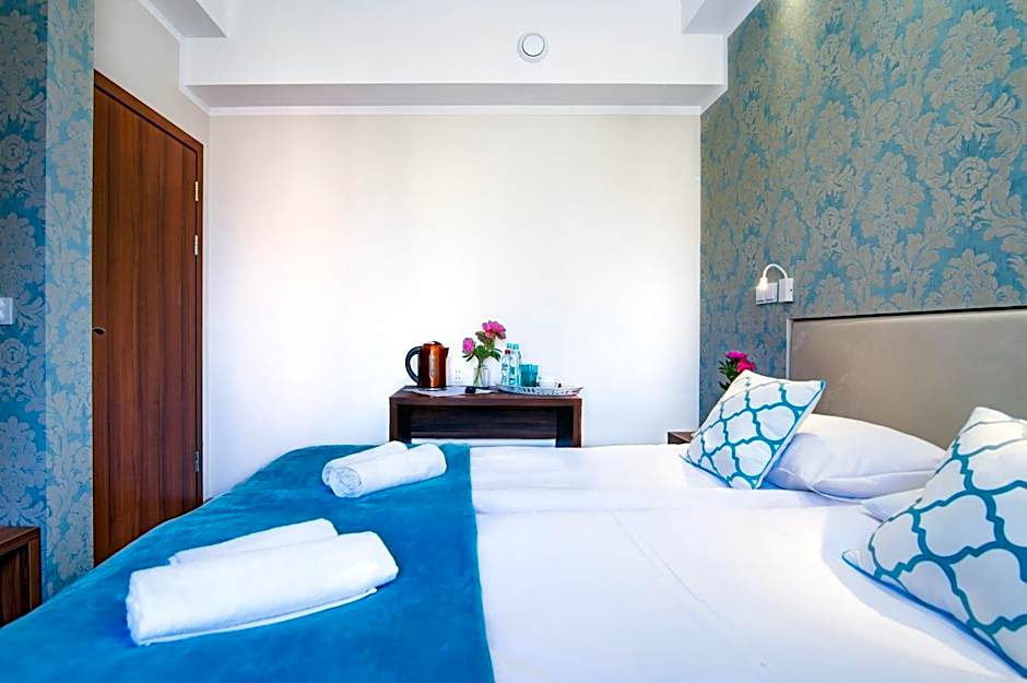 Pod Wzgórzem Bed & Breakfast