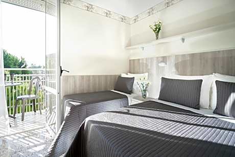 Comfort Triple Room with Balcony