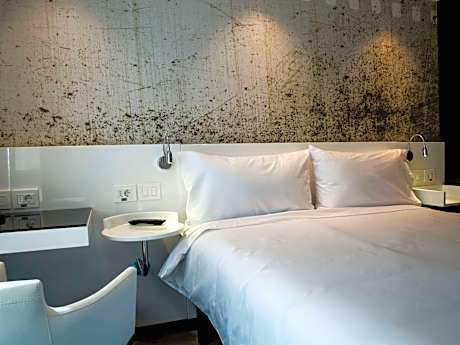 Standard Room with 1 double bed