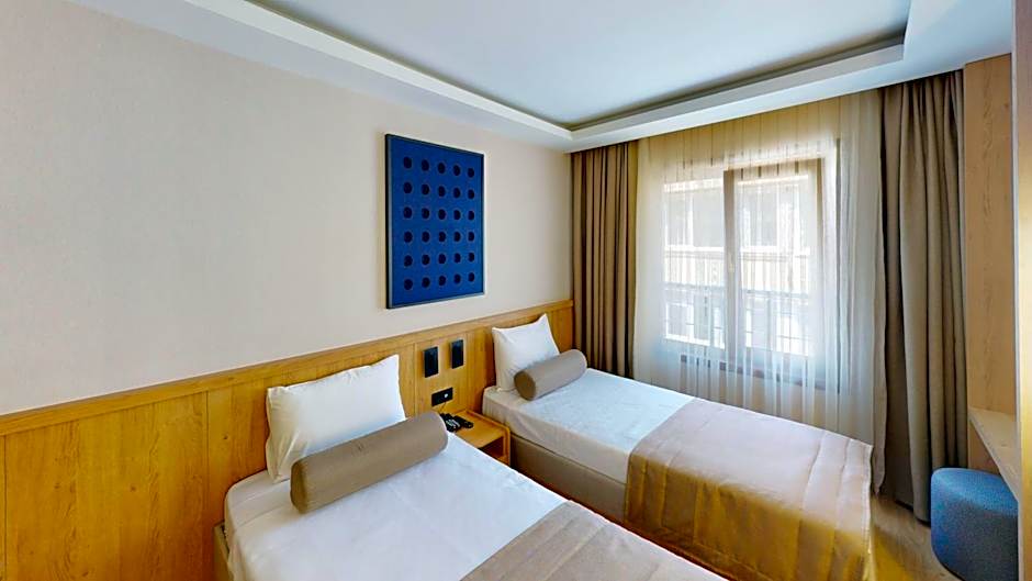 Istanbul River Hotel