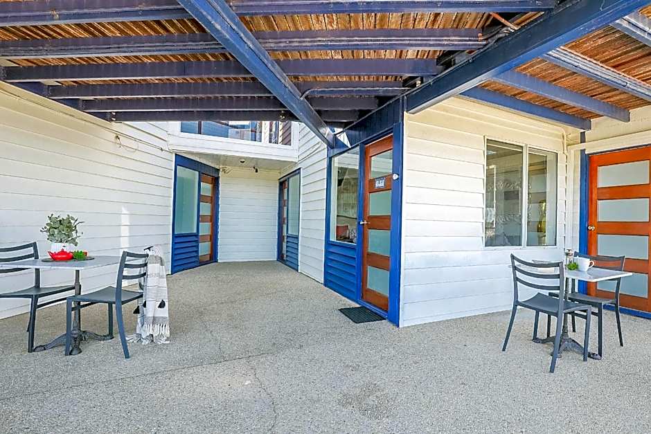 1770 Sovereign Lodge Retreat