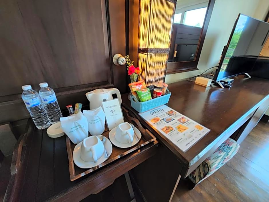 Lanta Mermaid Boutique House Hotel