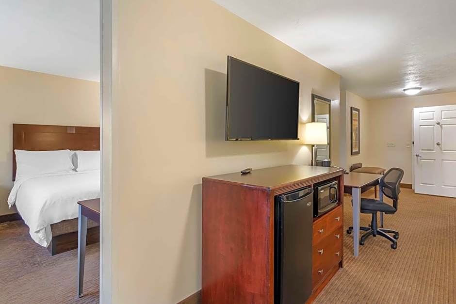 Best Western PLUS Cotton Tree Inn