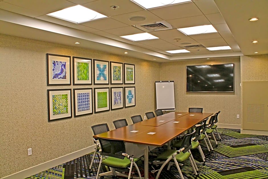 Holiday Inn Express & Suites St. Louise South I-55 By IHG