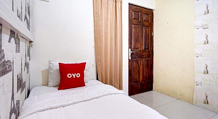 OYO Life 90606 Glass House Citraland Syariah