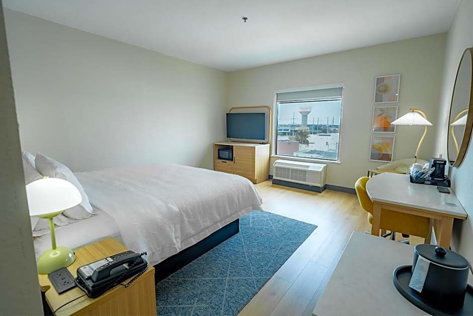 Hampton Inn & Suites Mission