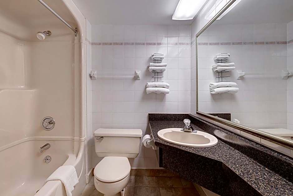 Days Inn by Wyndham Niagara Falls Near The Falls