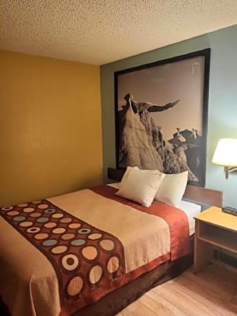 1 Queen Bed Non-Smoking