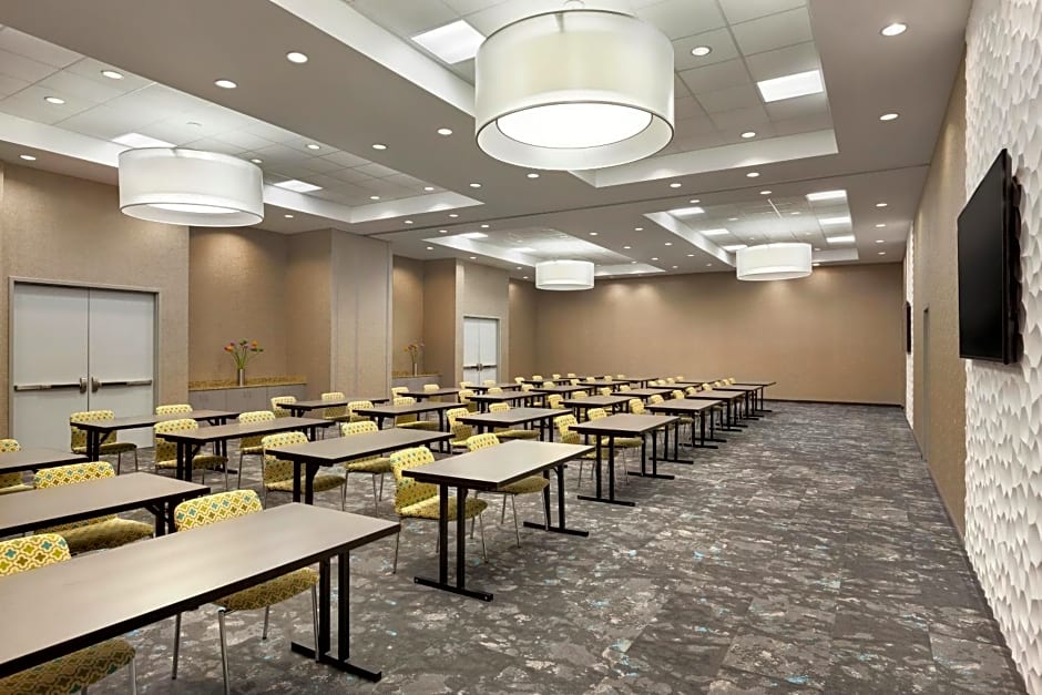 Aloft Jacksonville Tapestry Park