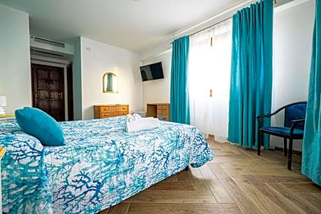 Deluxe Double Room with Sea View