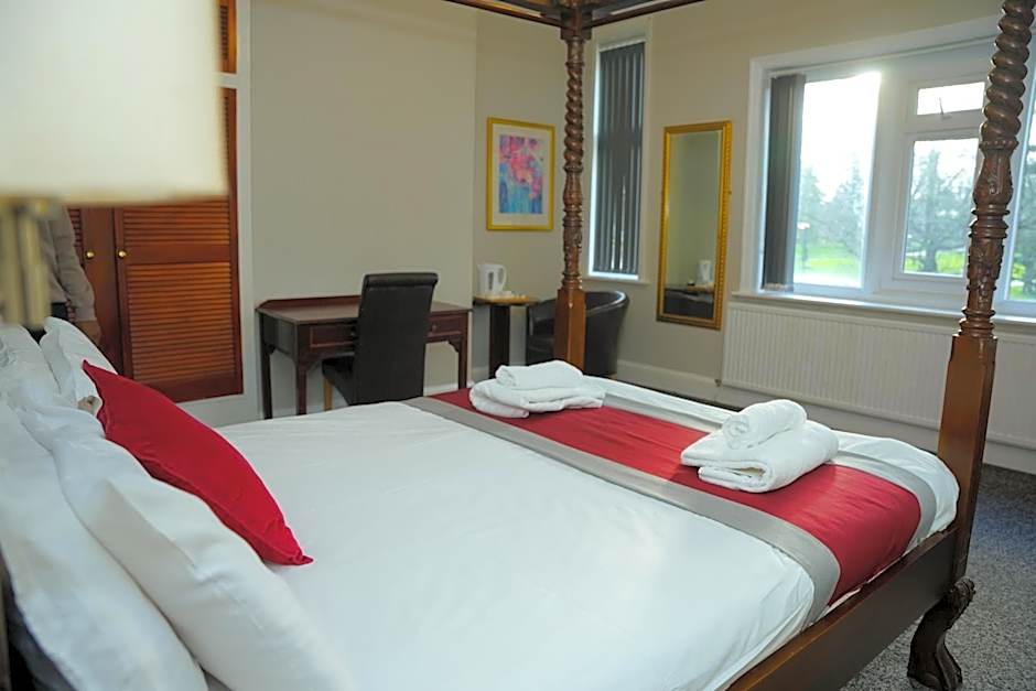 Broadfield Park Hotel by Belvilla