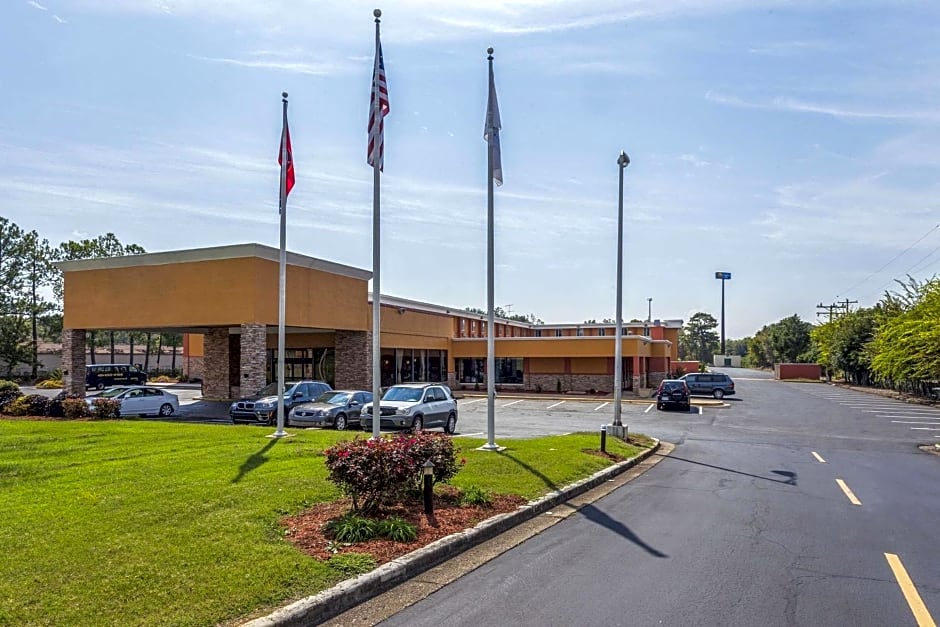 Quality Inn & Suites Chattanooga-East Ridge
