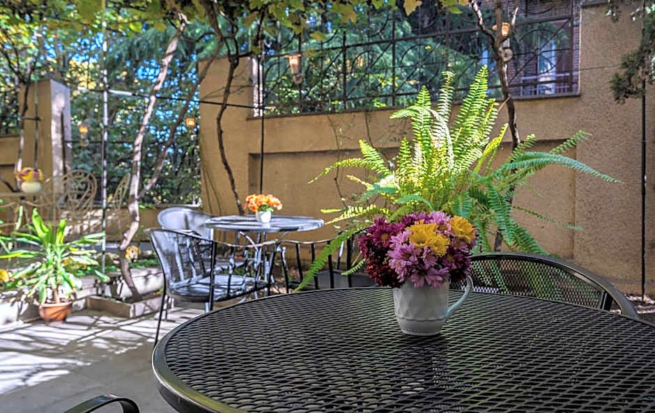 Iliani Hotel