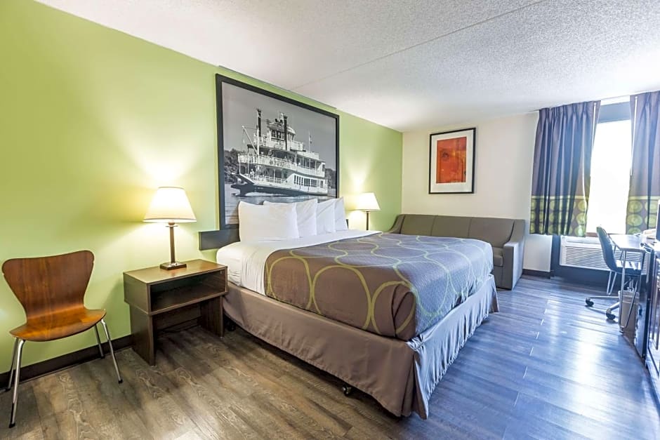 Super 8 by Wyndham Branson/Andy Williams Theatre