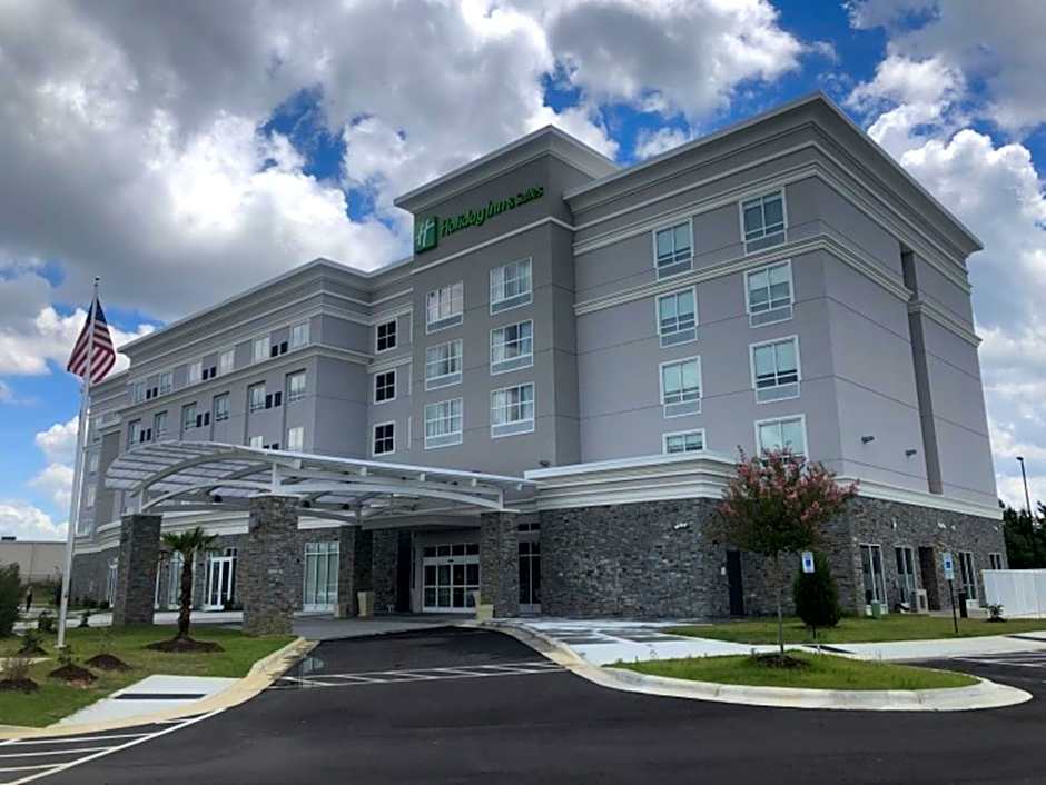 Holiday Inn Hotel And Suites Fayetteville W-Fort Bragg Area By IHG