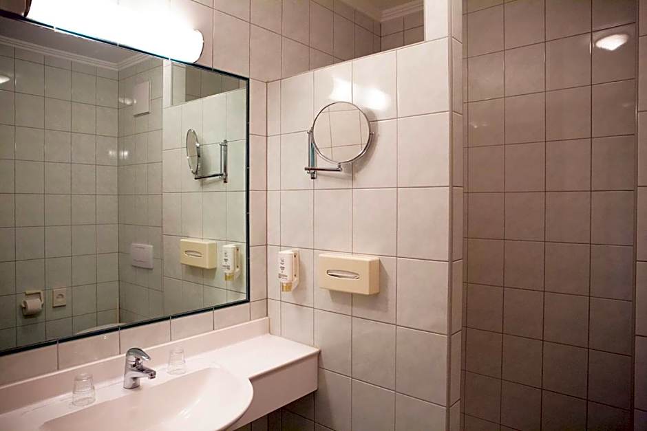 BIRKENHOF GOLS - B & B - Wohlfühl Hotel mit Wochenend-Restaurant