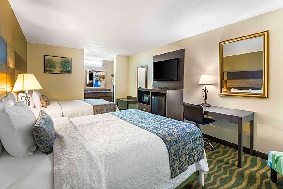 Photo 1 of 4 of 2 Double Beds, Nonsmoking