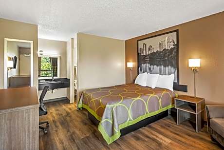 Queen Room - Non-Smoking