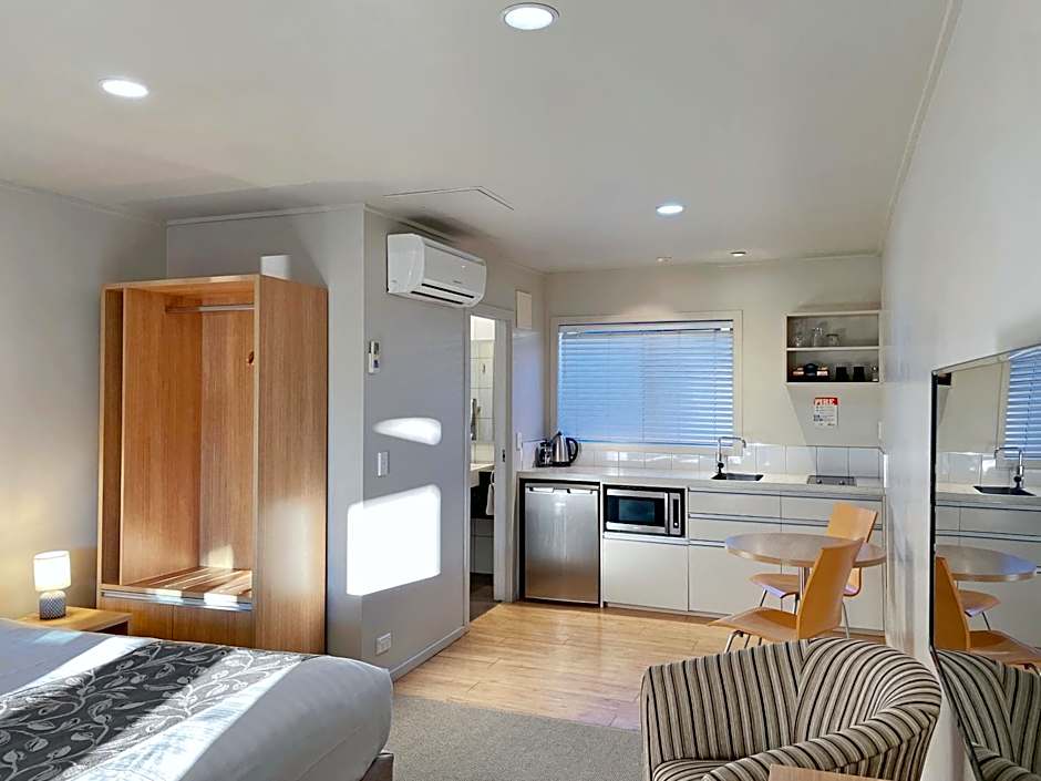 Anchorage Motel Apartments