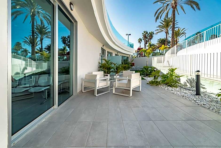 Hotel LIVVO Dunagolf Suites