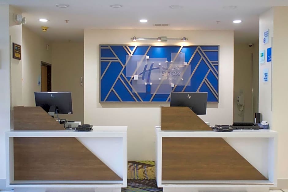 Holiday Inn Express & Suites Wilson-Downtown By IHG