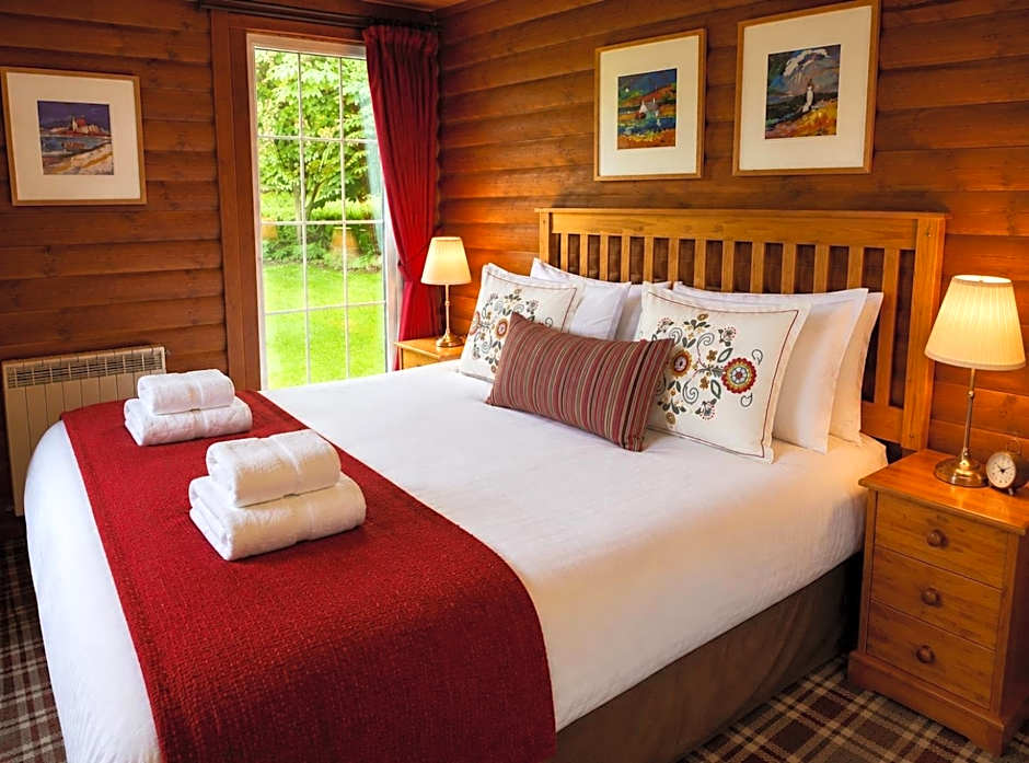 Pucks Glen Lodges - Log Cabins in a wonderful natural environment