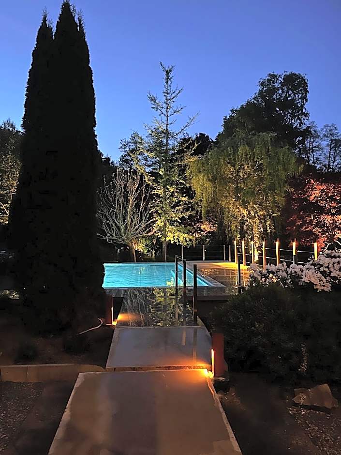 Logis Hostellerie De La Claire Fontaine