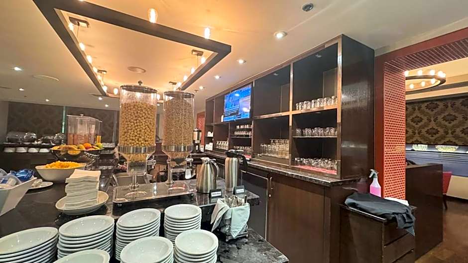 Cambridge Suites Toronto