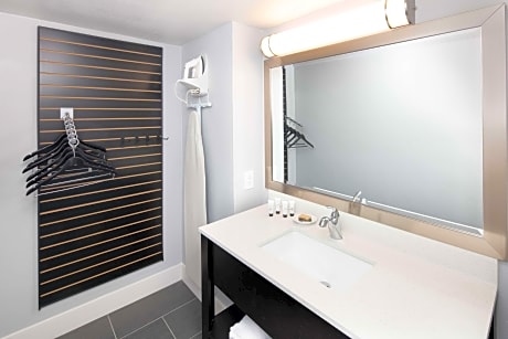 Accessible Two Queen