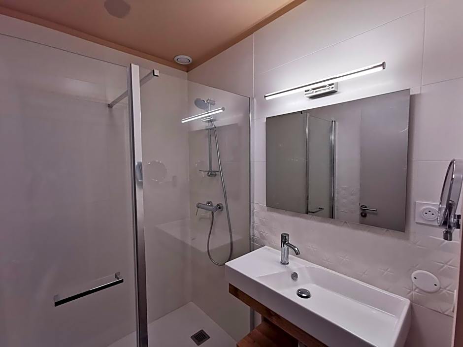 Domaine Jolidetour climatisé, piscine et tennis privés