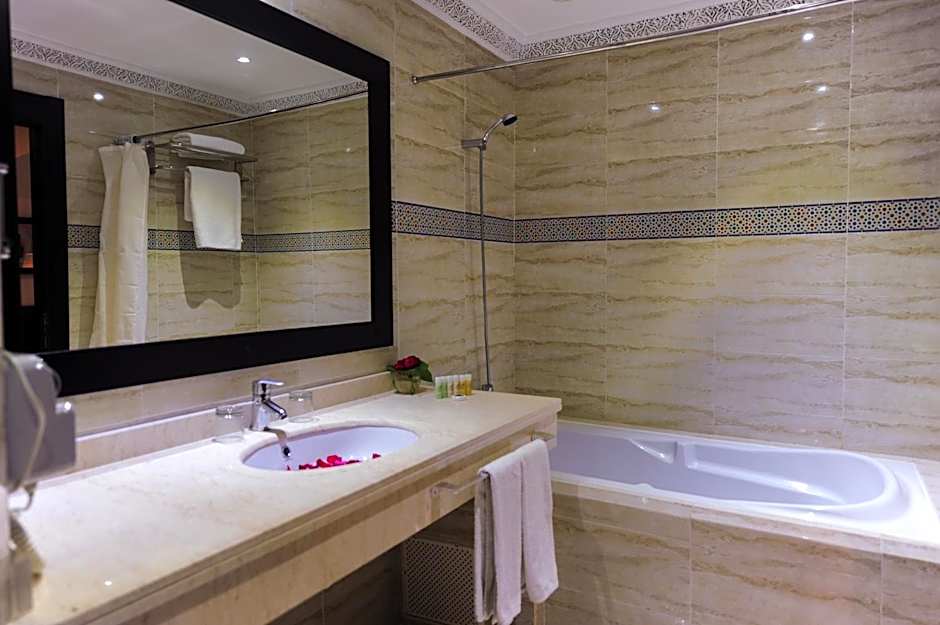 Hotel Riad Ennakhil & SPA